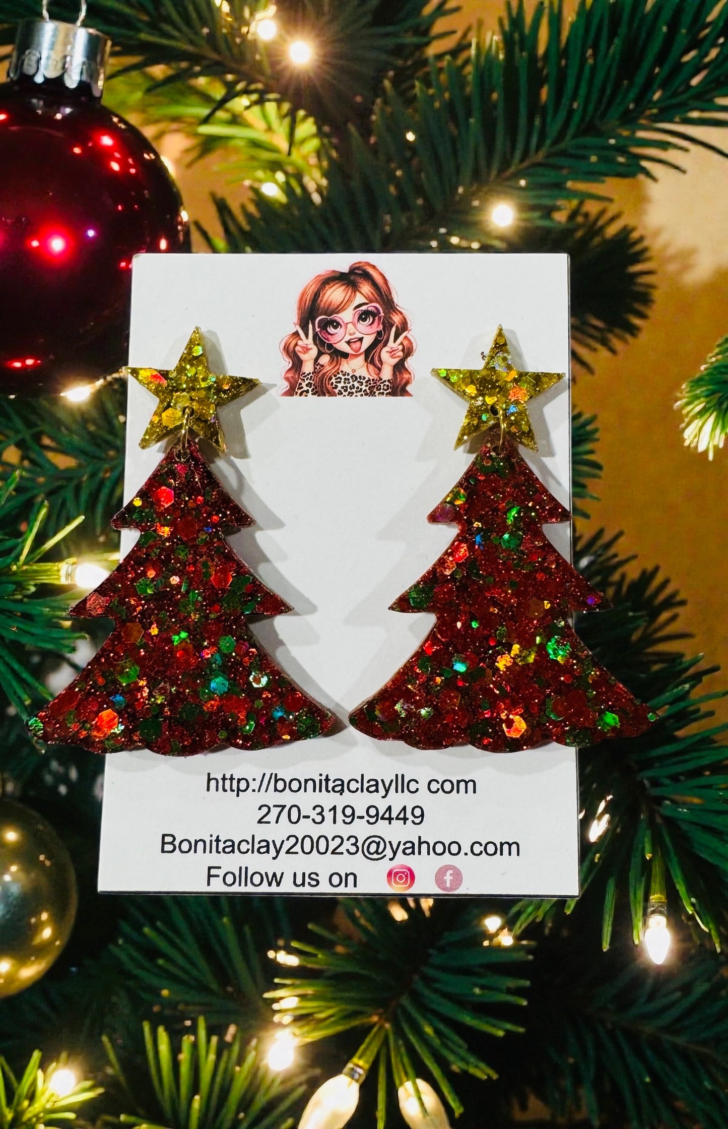 Red & green tree with star